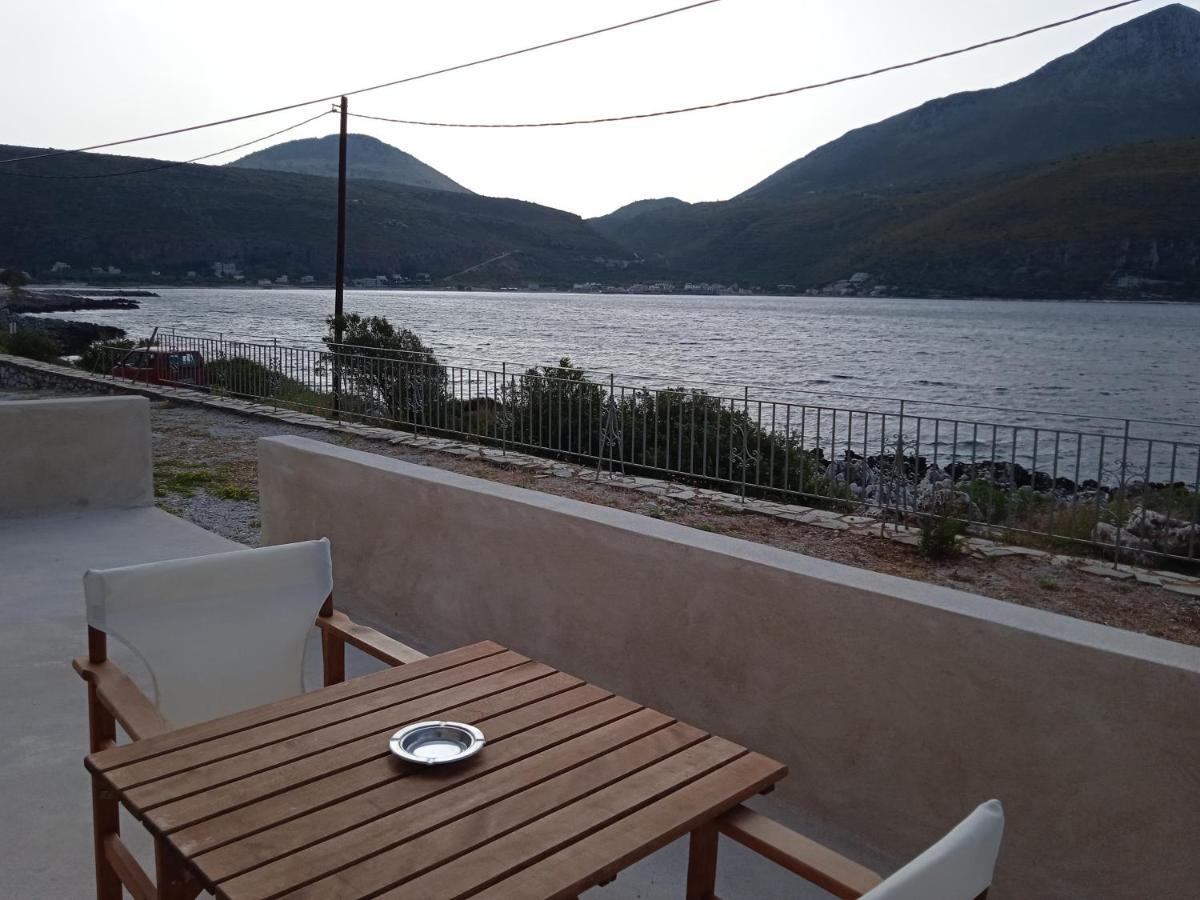 Mani Blue Thalassa Oitilon Bagian luar foto